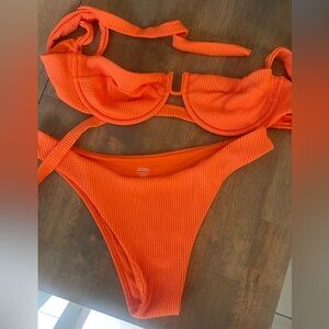 Monday Swimwear Set size Large